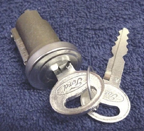 Fechadura de porta-malas original NOS com chaves Ford Falcon 1966 1967 1968 1969 1970 - Imagem 1 de 1