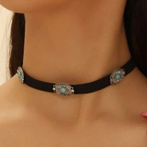 Antiguo collar gargantilla de gamuza negra bohemia con hebilla occidental de plata y turquesa - Imagen 1 de 6