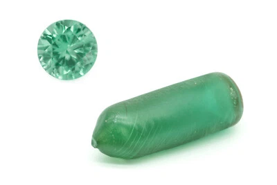 73-83gr 1pcs Emerald Green Spinel #137 Djeva Lab Grown Faceting Rough Stone - Image 1 of 4