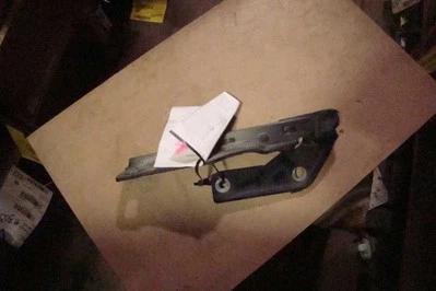 Bisagra de capó derecho pasajero compatible con 97-98 CATERA 62772 Foto 1 de 4