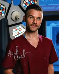 Television Autograph: DAVID AMES (Holby City) Signed Photo - Imagen 1 de 1