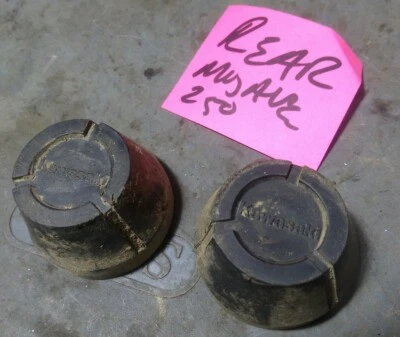 2000 KAWASAKI MOJAVE 250 KSF tampas de cubo traseiras OEM original tampa de porca de eixo traseiro Kawasa - Imagem 1 de 3