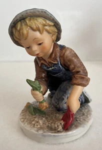 Goebel Frobek Today's Children West Germany Figur KLEINER GÄRTNER 1978 signiert - Bild 1 von 7
