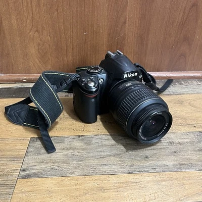 Nikon D D3000 10.2MP 18-55mm f/3.5-5.6G AF-S DX VR Nikkor Digital SLR Camera - Image 1 of 4