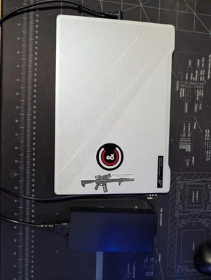 Asus ROG Zephyrus G14 - Ryzen 9 5900HS, RTX 3060, 144Hz, 16GB RAM, 1TB SSD Foto 1 de 4