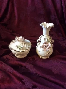 Vintage TILSO verzierte handbemalte Vase Schmuckschatulle & Deckel erhabene Rosen Goldrand - Bild 1 von 10