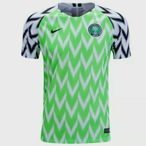 Nike 2018 NIGERIA HOME STADIUM CALCIO GIOVENTÙ TAGLIA M MAGLIA NUOVA 894010-100 - Foto 1 di 3