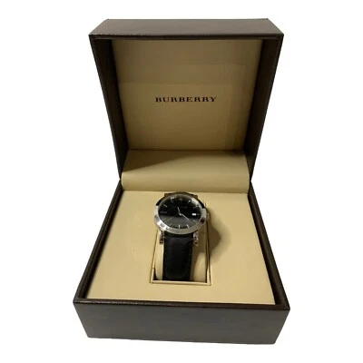 Relógio BURBERRY BU1354 50M/165 PÉS aço quartzo mostrador preto pulseira Heritage 30456 - Imagem 1 de 4