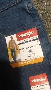 Wrangler Jeans men's size 33 X 30 Relaxed Fit - New with Tags! - Picture 1 of 6
