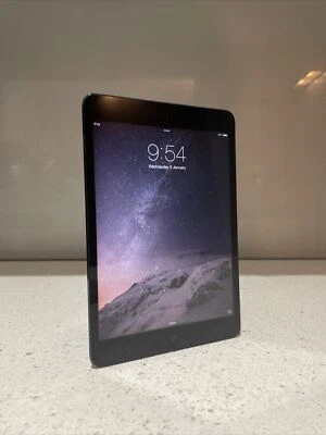 Apple iPad mini 1st Gen. 16GB Wi-Fi 7.9in, Grey - Image 1 of 4