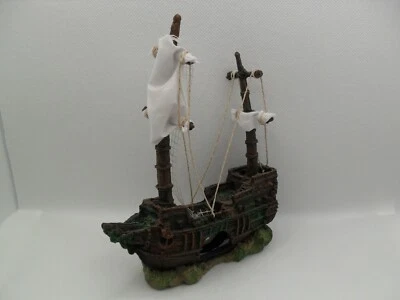 BETTA Aquarium Fish Tank Ornament Decoration MEDIUM PIRATE SHIP , looks great