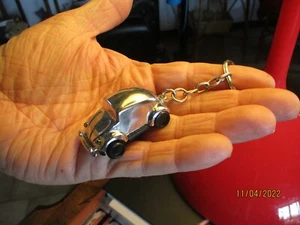 Porte Clé Volkswagen Coccinelle VW Métal Chassis Plastique - Picture 1 of 6