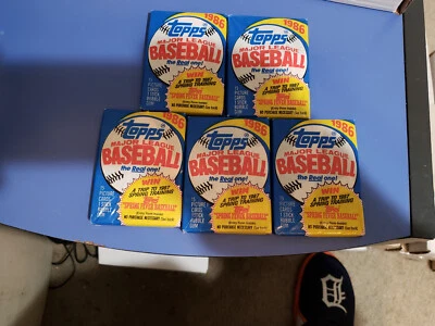 Five Unopened 1986 Topps Baseball Card Wax Packs - Image 1 of 2