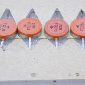 10x soviético KD213A - diodos de difusión de silicio - (100 kHz 200V 10A) - militar de la URSS - Imagen 1 de 3