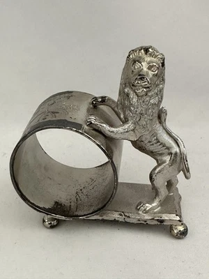 Antiguo anillo servilletero victoriano plateado Meriden B. Compañía #153 León Foto 1 de 4