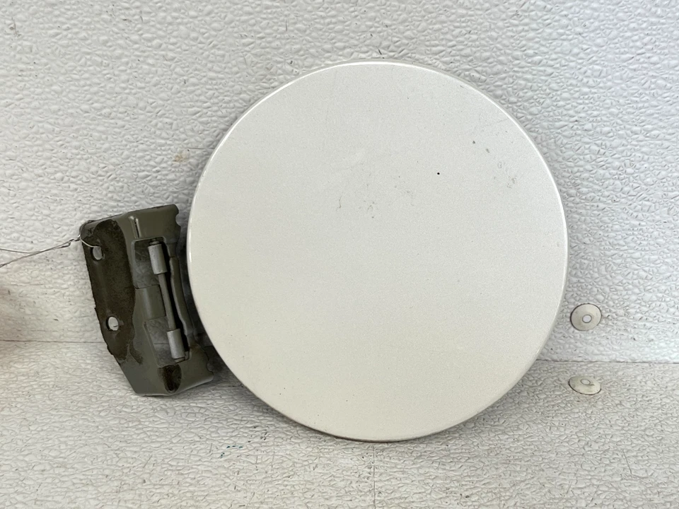 ⭐2011-2017 HONDA ODYSSEY TAMPA DA PORTA DO TANQUE DE COMBUSTÍVEL GASOLINA BRANCA FABRICANTE DE EQUIPAMENTO ORIGINAL LOTE 2623 - Imagem 1 de 4