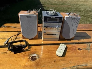 Sony CMT-NE3 Bookshelf Mini Hi-Fi Stereo System CD Cassette Tape AM/FM HCD-NE3 - Picture 1 of 10
