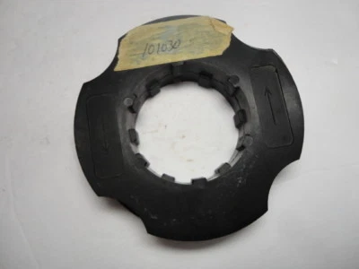 Shindaiwa 101030 Trimmer Brushcutter Head Inner Spool for T230, C230, T27, C27 - Image 1 of 4