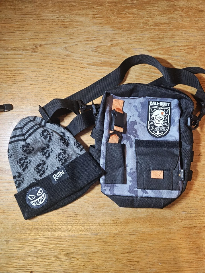 Bolso Mensajero Call Of Duty Black Ops 4 con Correa para el Hombro + Gorro Operador RUIN Foto 1 de 4