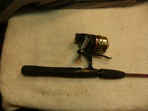 Vintage Daiwa US-80XA Trigger Spin Casting Angelrolle & 4'/6: Micro Ugly Stick - Bild 1 von 7