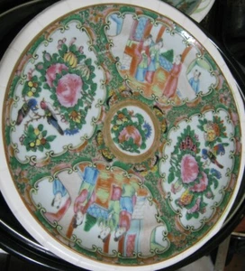 Late 1800s Chinese Export Rose Medallion 9" Plate w/ Boy at Window & 3 Women - Picture 1 of 9
