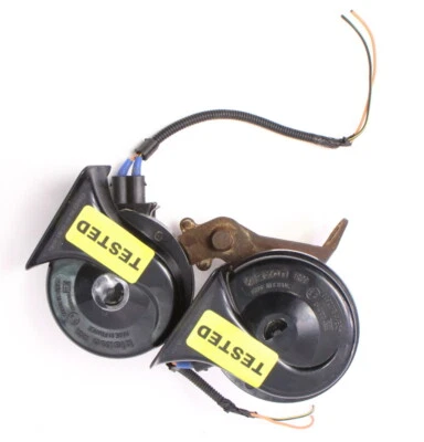 High & Low Tone Horn Set 98-01 VW Beetle Klaxon TR99 & Bracket - Genuine - Image 1 of 3