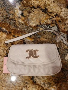 ๐Juicy Couture "STRAIGHT FROM THE HEART" Shoulder bag (CRYSTAL)๐ - Picture 1 of 2