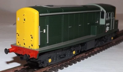 HELJAN 15061 CLASS 15 BTH/CLAYTON LOCOMOTIVE D8235 BR GREEN FULL YELLOW ENDS - Image 1 of 4