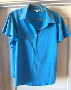 Top Chicos Talla 3 Usado en Excelente Condición Para Mujer Azul Volantes Manga Botón Cuello Poliéster/Spandex - Imagen 1 de 4