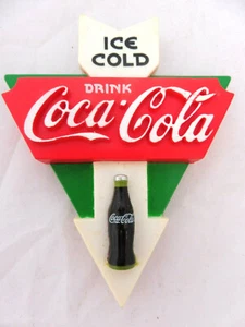 COCA COLA®  MAGNET FLECHE 8.5 cm x 7 cm 1998 - Imagen 1 de 1