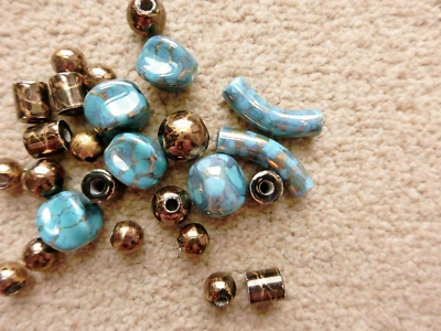 26Pcs Calacatta Turquoise & Brown Marble Effect Ceramic Mixed Decoration Buttons - Image 1 of 4