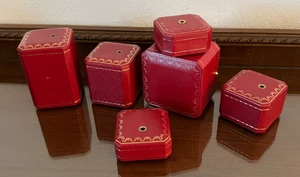 5 espositori per orologi Cartier originali scatola rossa manca porta orologi - Foto 1 di 8