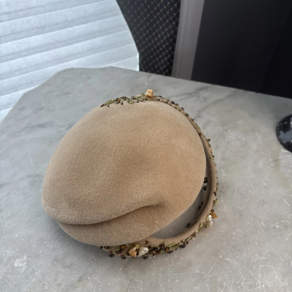 Cuerpo de sombrero estilo boina francesa de la década de 1920 diseñado por Phil Stramm hecho en Francia Foto 1 de 4