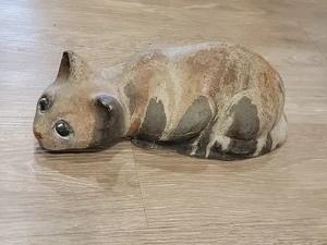 Estatua de jardín de gato agachado de hormigón de gres fundido multicolor 15 libras de peso - Imagen 1 de 7