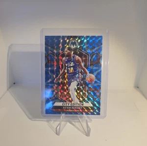 2023-24 Mosaic Basketball - Kevin Durant - City Edition Blue Mosaic Prizm- #286 - Picture 1 of 2