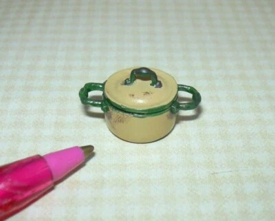 Cazuela MEDIANA Esmalte Rústico Envejecido Miniatura con Tapa - DORADO: CASA DE MUÑECAS 1:24 Foto 1 de 2