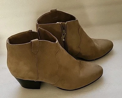 Old Navy Boots Womens 9 Ankle Booties Beige Faux Suede Side Zip Casual Heeled - Image 1 of 4