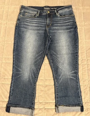 Pantalones de mezclilla capri modernos de tiro medio Levi’s Signature para mujer talla 14 W32 elásticos lavado oscuro Foto 1 de 4