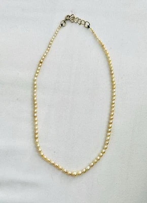 Beautiful Natural Seawater Cream Bahraini 18 Pearl Necklace - Image 1 of 4