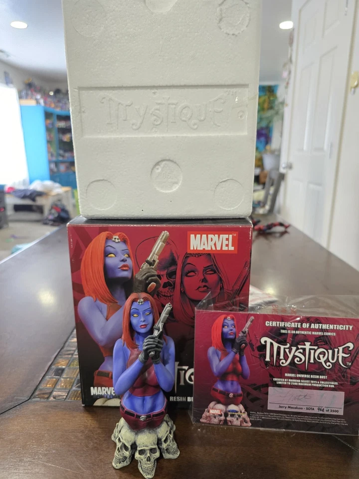 2004 MARVEL UNIVERSE MYSTIQUE 6" Resin Bust Comic X-Men MCU Gift Diamond Select - Image 1 of 4