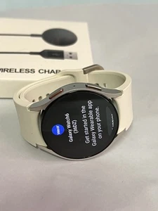 Samsung Galaxy Watch6 SM-R930 40mm Gold Aluminum Case with Cream Sport Band... - Zdjęcie 1 z 5