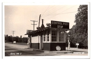 CAMP PICKETT, VIRGINIA - CONTROL POST STOP GATE 1 -1952 - REAL PHOTO POSTCARD - Picture 1 of 2