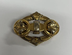 De colección. Broche broche medallón doble oculto frontal torcido estilo victoriano firmado Coro - Imagen 1 de 6
