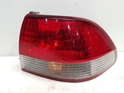 Luz trasera derecha para pasajero Honda Accord 2001-02 - cuarto de montaje Foto 1 de 4