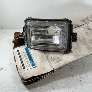 New OEM GM 5968023 1977-79 CADILLAC FLEETWOOD FRONT MARKER LIGHT OEM 5968179 - Picture 1 of 7