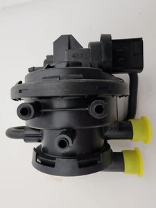 2002-2004 Jeep Grand Cherokee Wrangler Mopar OEM Leak Detection Pump 4891414AD - Picture 1 of 9