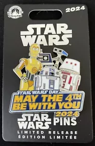 2024 Disney Parks Star Wars R2-D2 C-3PO & Droidi May the 4th Be With You Pin LR - Foto 1 di 1
