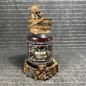 Yankee Candle Mulberry 22 oz mit Homespun Country Bear Äpfel Topper & Buchsockel - Bild 1 von 6