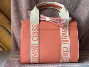 BOLSO DE MANO CAVALLI CLASE SERAFINA GRANDE SUPERIOR ASA CARTERA 12.5" X 9.5" X 4.5" - Imagen 1 de 4