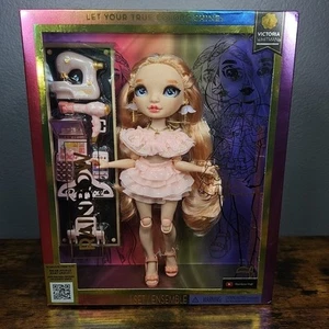 Rainbow High Victoria Whitman Series 5 Fashion Doll w/freckles NIB - Picture 1 of 6